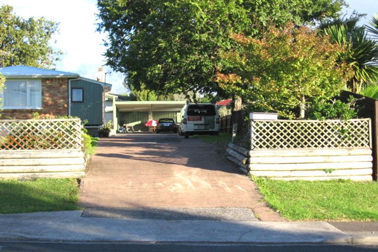 Photo of property in 18 Amberley Avenue, Te Atatu South, Auckland, 0610