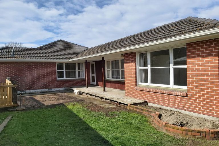 Photo of property in 35 Sevenoaks Drive, Bryndwr, Christchurch, 8053