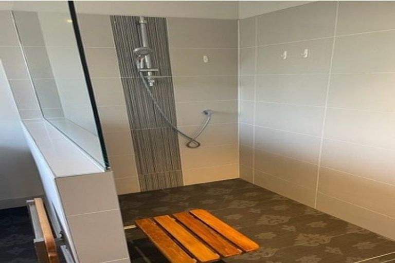 Photo of property in 1/6 Rosca Lane, Sunnyhills, Auckland, 2010