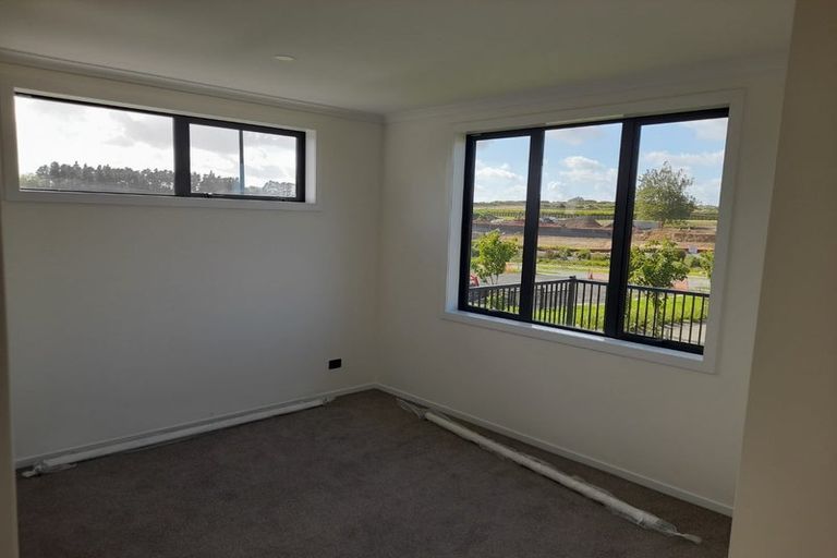 Photo of property in 10 Kenehi Road, Karaka, 2124