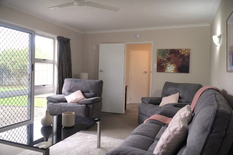 Photo of property in 27 Meadowbrook Drive, Cloverlea, Palmerston North, 4412