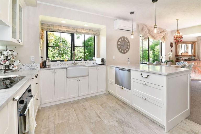 Photo of property in 14a Motuora Road, Manly, Whangaparaoa, 0930