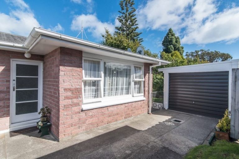 Photo of property in 19 Anthony Grove, Paraparaumu Beach, Paraparaumu, 5032