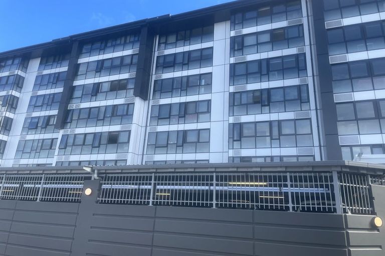Photo of property in Luna Apartments, 6g/16 Burton Street, Grafton, Auckland, 1010