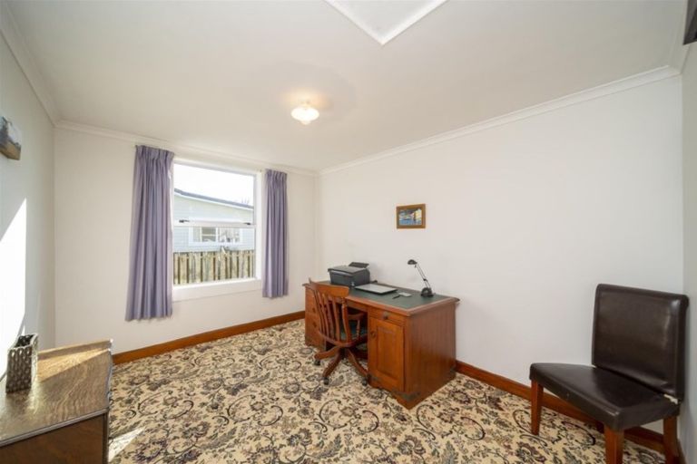 Photo of property in 9 Lupton Street, Waverley, 4510