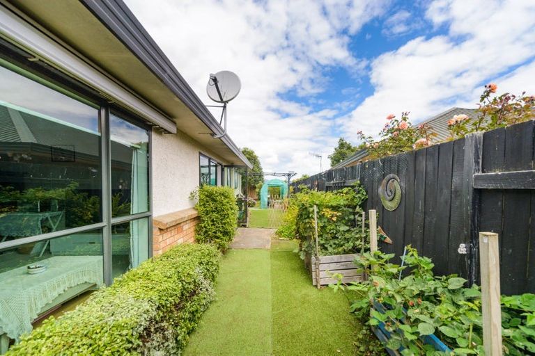 Photo of property in 27 Strachan Way, Highbury, Palmerston North, 4412