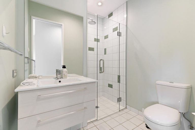 Photo of property in 28 Minaret Ridge, Wanaka, 9305