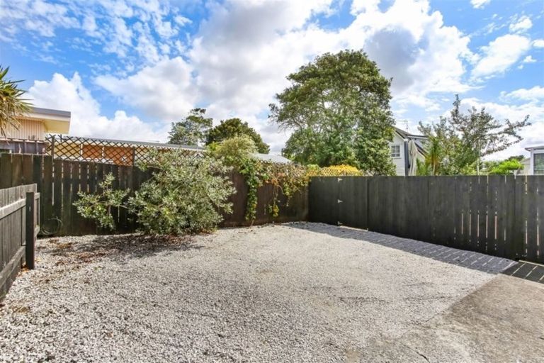 Photo of property in 12c Youngs Road, Papakura, 2110