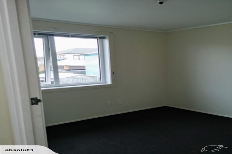 Photo of property in 2/15 Hanlon Crescent, Narrow Neck, Auckland, 0624