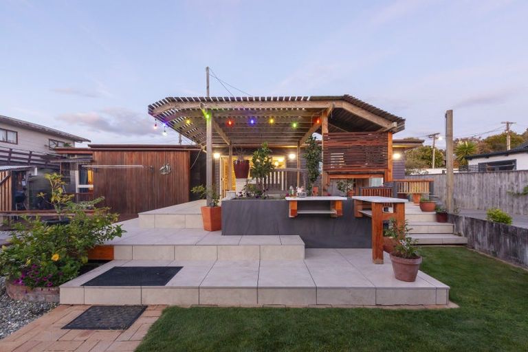 Photo of property in 16 Ruru Road, Otaihanga, Paraparaumu, 5036