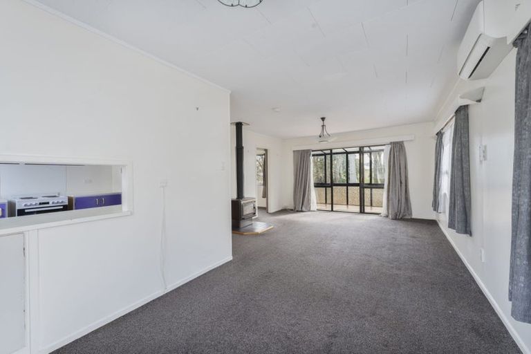 Photo of property in 2/19a Ribblesdale Road, Henderson, Auckland, 0612
