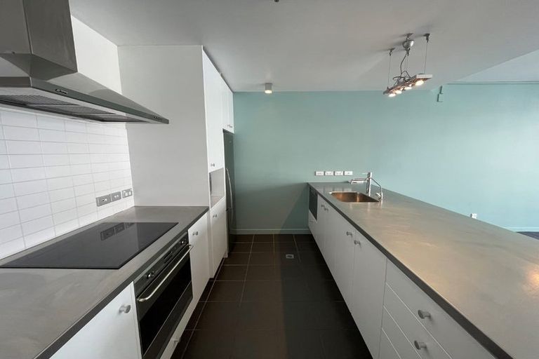 Photo of property in Montreaux Apartments, 5i/164 The Terrace, Wellington Central, Wellington, 6011