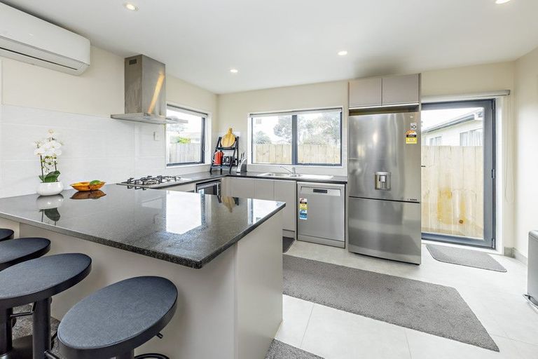Photo of property in 3a Hinton Place, Weymouth, Auckland, 2103