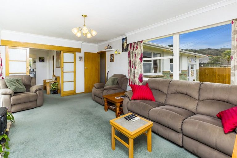Photo of property in 12a Ebdentown Street, Ebdentown, Upper Hutt, 5018