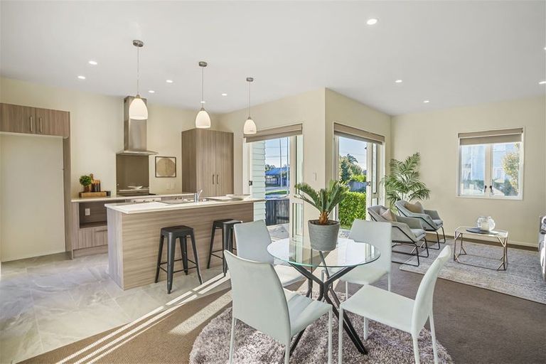 Photo of property in 3 Bellbird Street, Papakura, 2110