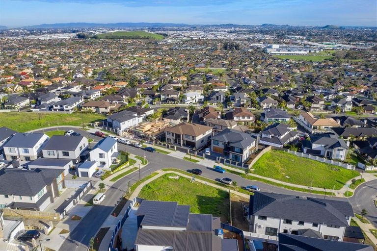 Photo of property in 55 Armstrong Farm Drive, East Tamaki Heights, Auckland, 2016