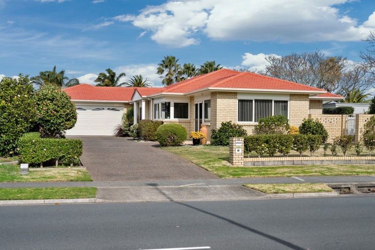 Photo of property in 94 Gravatt Road, Papamoa Beach, Papamoa, 3118