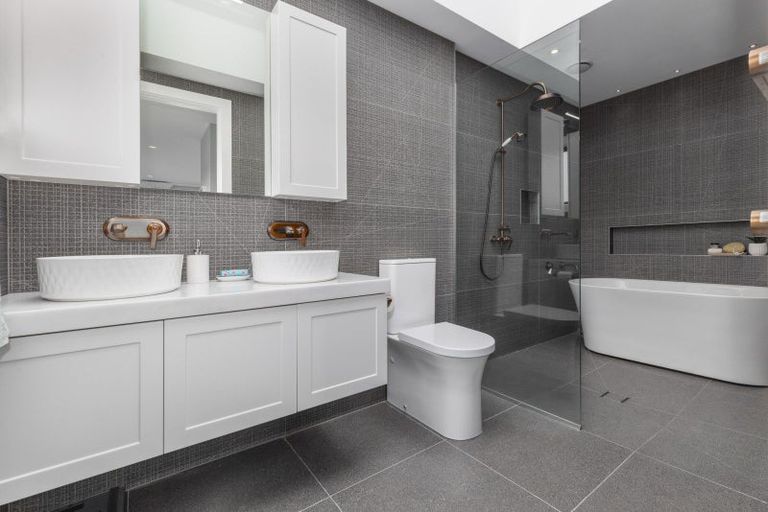 Photo of property in 14 Rotorua Grove, Aotea, Porirua, 5024