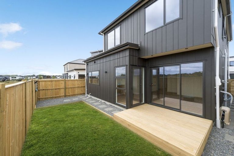 Photo of property in 44 Taipahitini Road, Rosehill, 2113