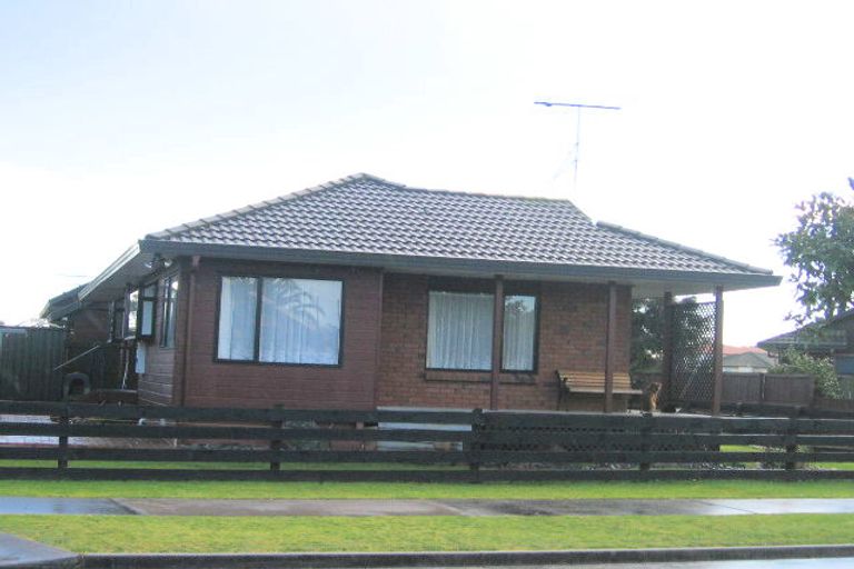 Photo of property in 1/22 Kenwick Place, Burswood, Auckland, 2013