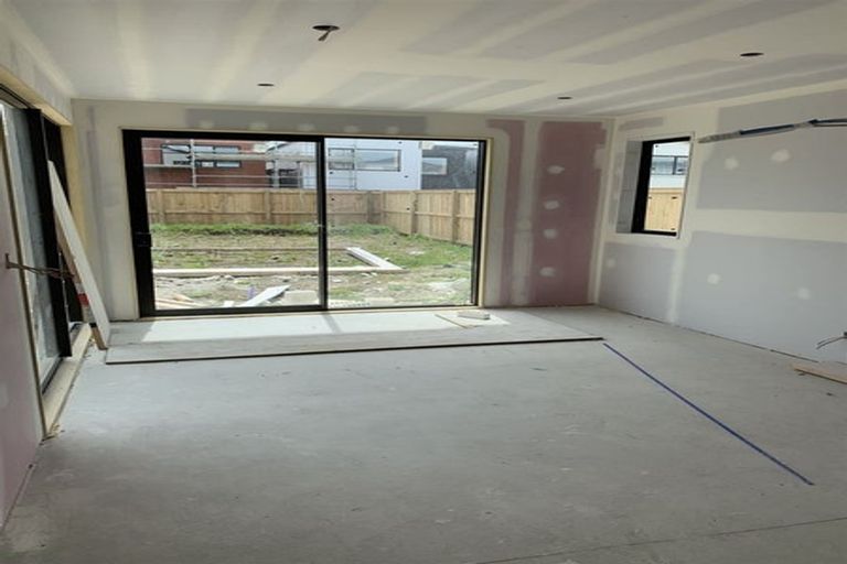 Photo of property in 25 Coast Garden Drive, Hobsonville, Auckland, 0616