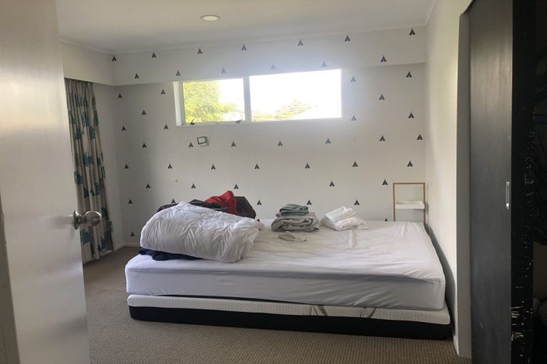 Photo of property in 27 Rewarewa Crescent, Waikanae, 5036