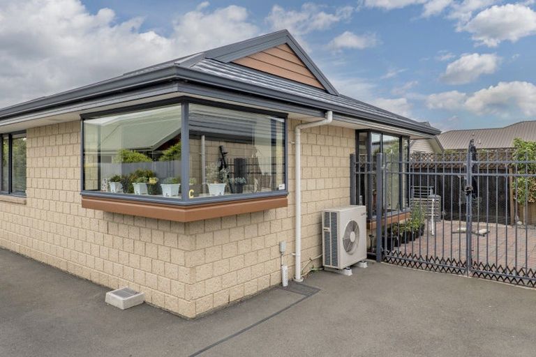 Photo of property in 12c Grassmere Street, Papanui, Christchurch, 8052