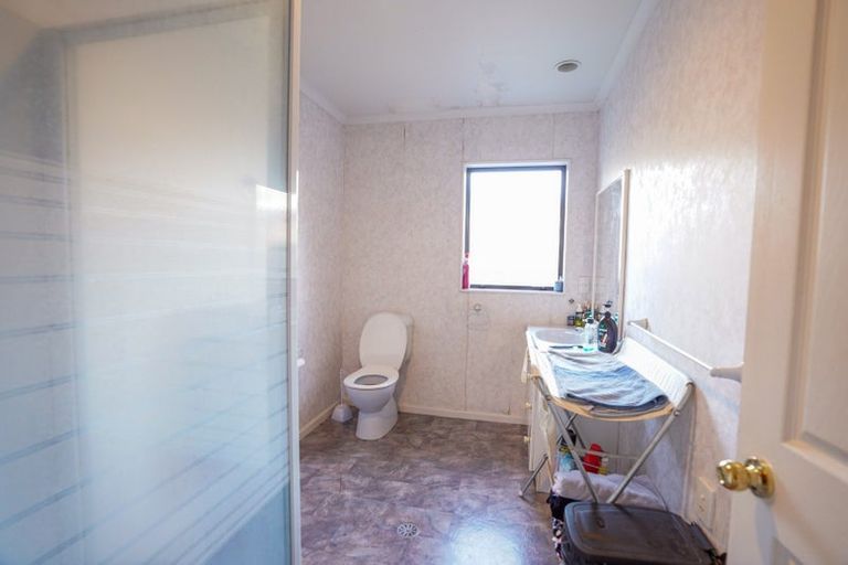 Photo of property in 25 Rosebank Avenue, Kelvin Grove, Palmerston North, 4414