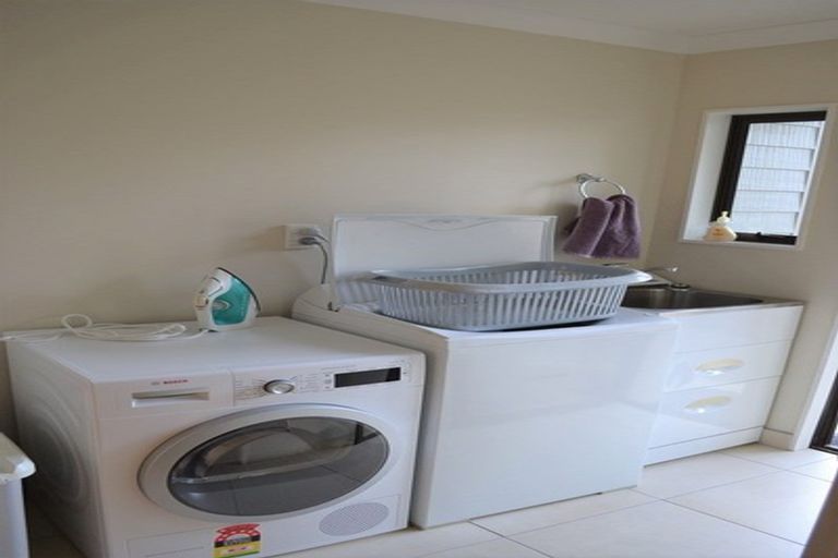 Photo of property in 5 The Top Gallant, Whitby, Porirua, 5024