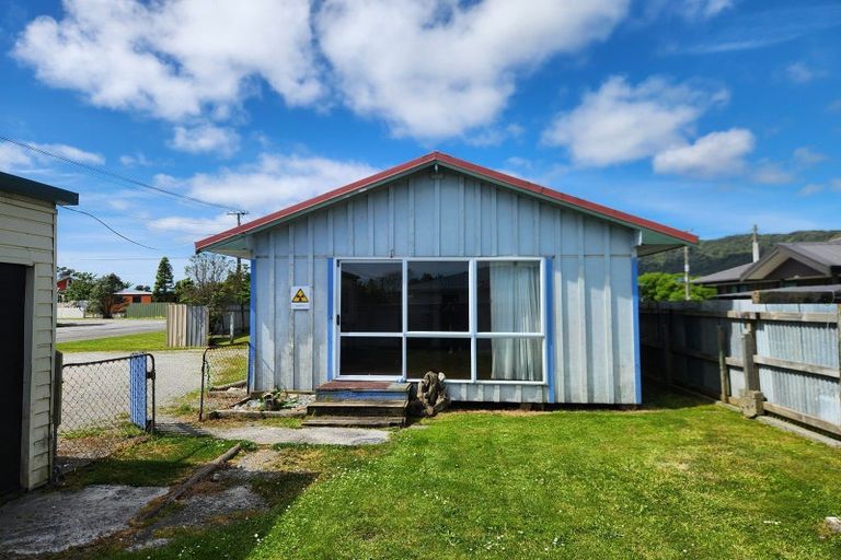 Photo of property in 16a Collins Street, Blaketown, Greymouth, 7805