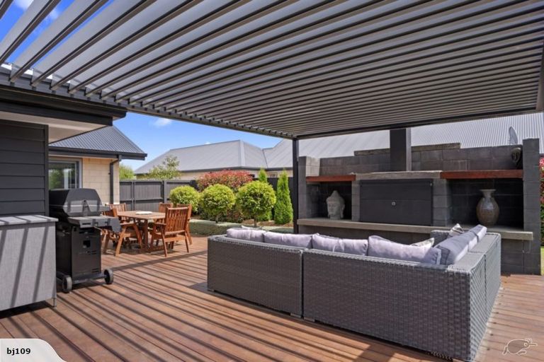 Photo of property in 32 Royston Common, West Melton, 7618