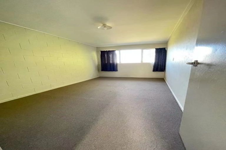 Photo of property in 1 Hinekohu Street, New Lynn, Auckland, 0600
