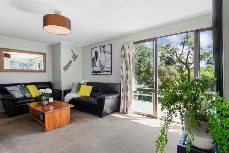 Photo of property in 69 Awaruku Road, Torbay, Auckland, 0630