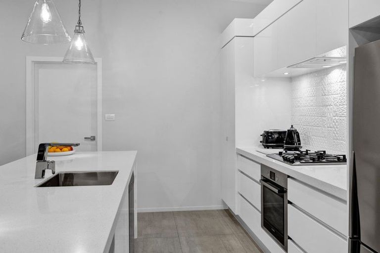 Photo of property in 17 Victoria Street, Hawera, 4610