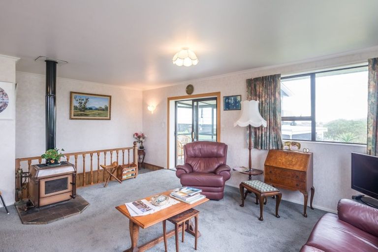 Photo of property in 5 Mahoe Street, Otaki Beach, Otaki, 5512