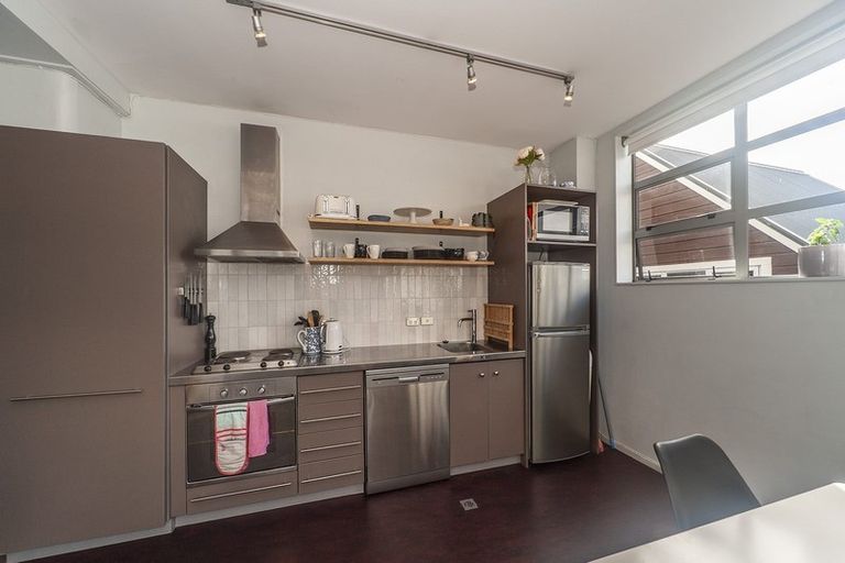 Photo of property in Vespa Apartments, 303/20 Hanson Street, Mount Cook, Wellington, 6021