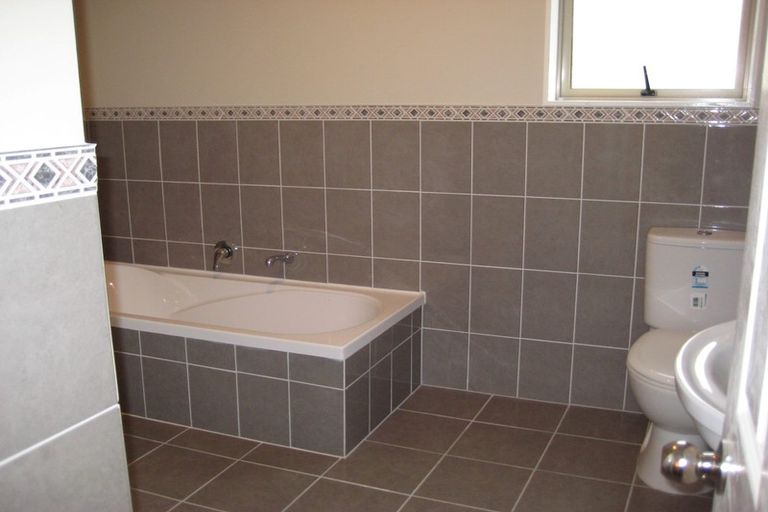 Photo of property in 10 Tavua Lane, Ranui, Auckland, 0612