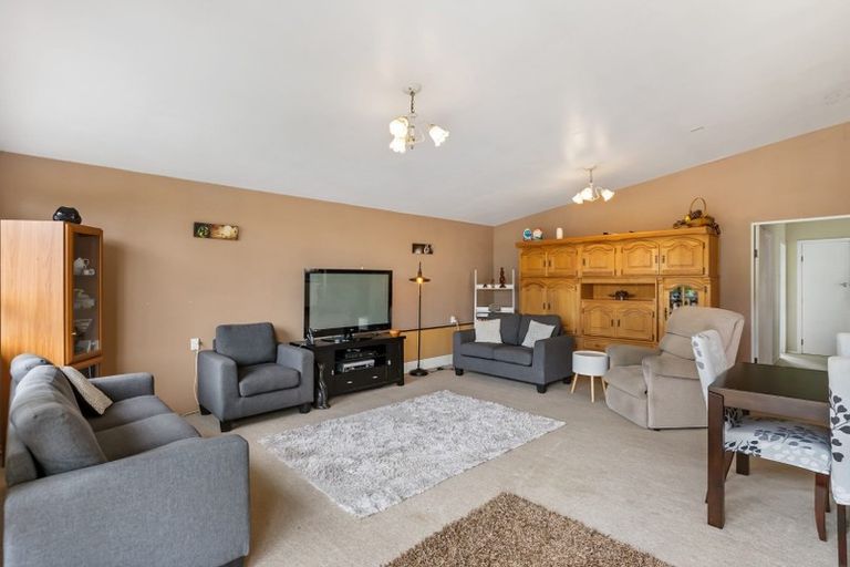 Photo of property in 114 Coronation Road, Mangere Bridge, Auckland, 2022