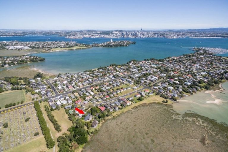 Photo of property in 109 Beresford Street, Bayswater, Auckland, 0622