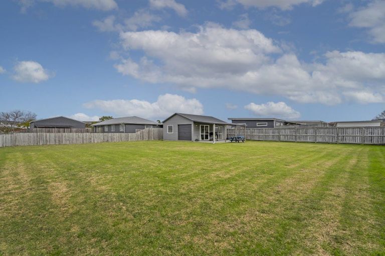 Photo of property in 15 Alf Simpson Drive, Whitianga, 3510