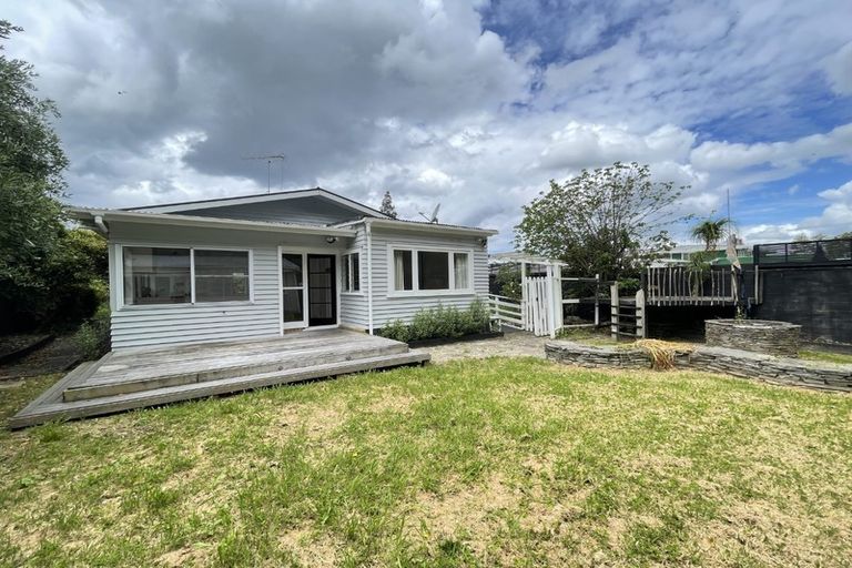 Photo of property in 4 Hillcrest Avenue, Hillcrest, Auckland, 0627