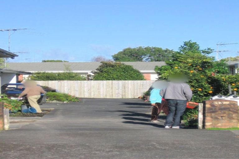 Photo of property in 2/13 Hoteo Avenue, Papatoetoe, Auckland, 2025