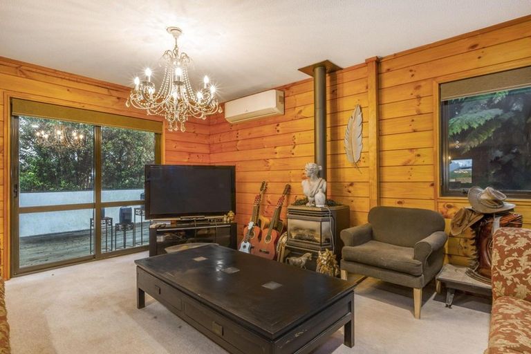 Photo of property in 27 Sailmaker Close, Whitby, Porirua, 5024