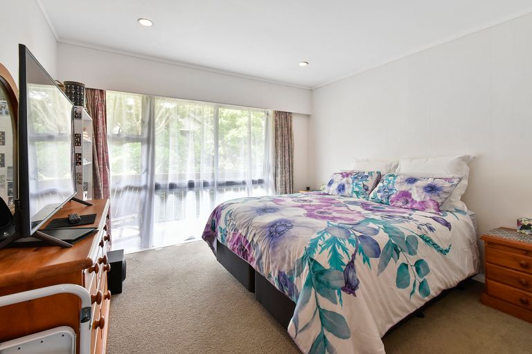 Photo of property in 6 Mcinnes Road, Weymouth, Auckland, 2103
