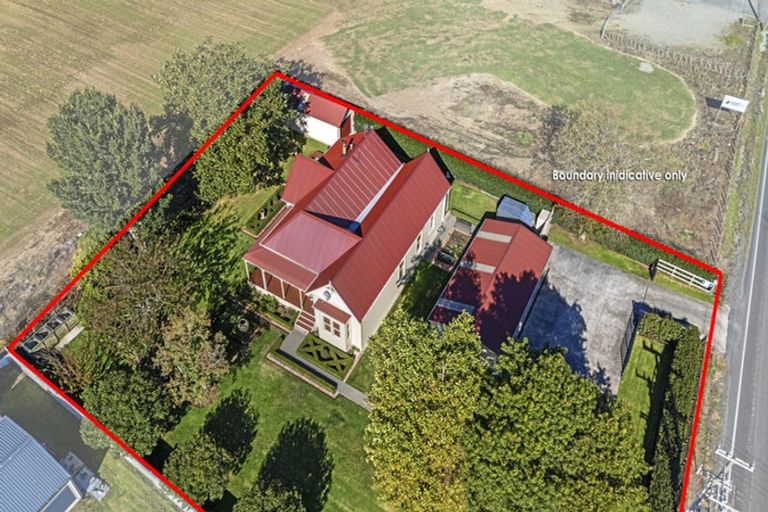 Photo of property in 137 Egmont Road, Hillsborough, New Plymouth, 4372