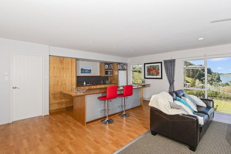 Photo of property in 22 Oxford Street, Whakapirau, Maungaturoto, 0583
