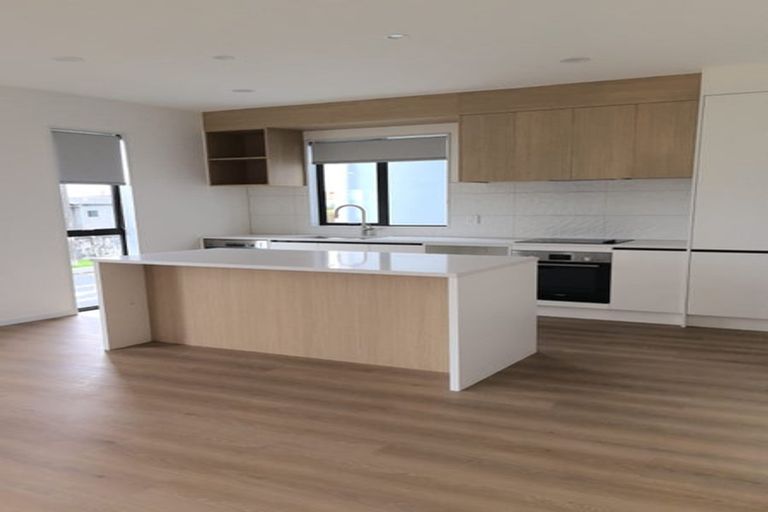 Photo of property in 14d Elcoat Avenue, Te Atatu South, Auckland, 0610