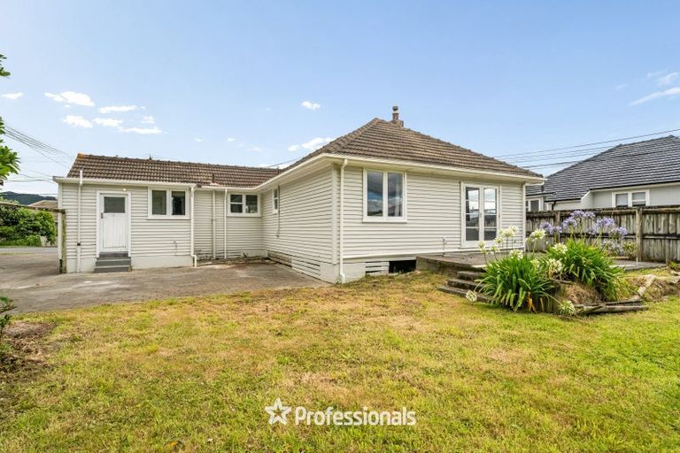 Photo of property in 19 Kowhai Street, Naenae, Lower Hutt, 5011