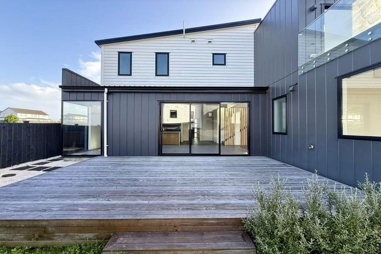 Photo of property in 43 Evergreen Parade, Rosehill, Papakura, 2113