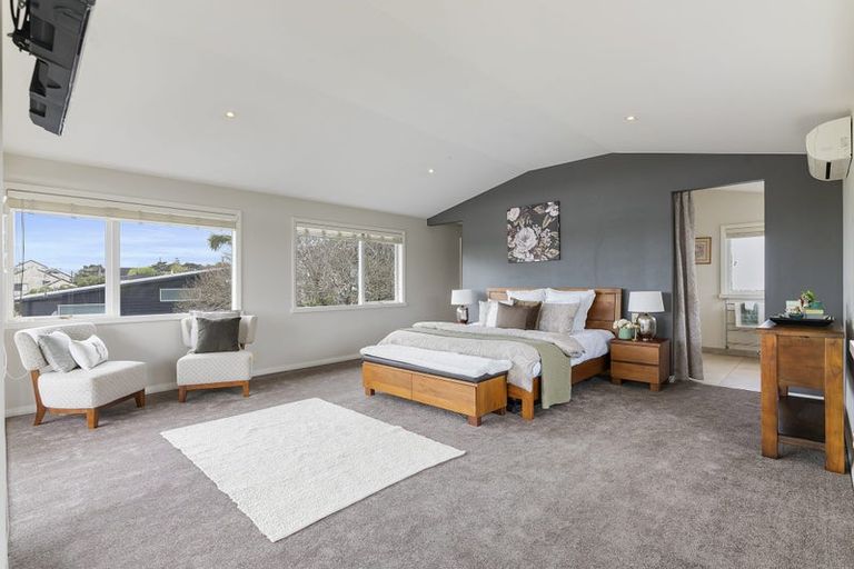 Photo of property in 104 Mellons Bay Road, Mellons Bay, Auckland, 2014
